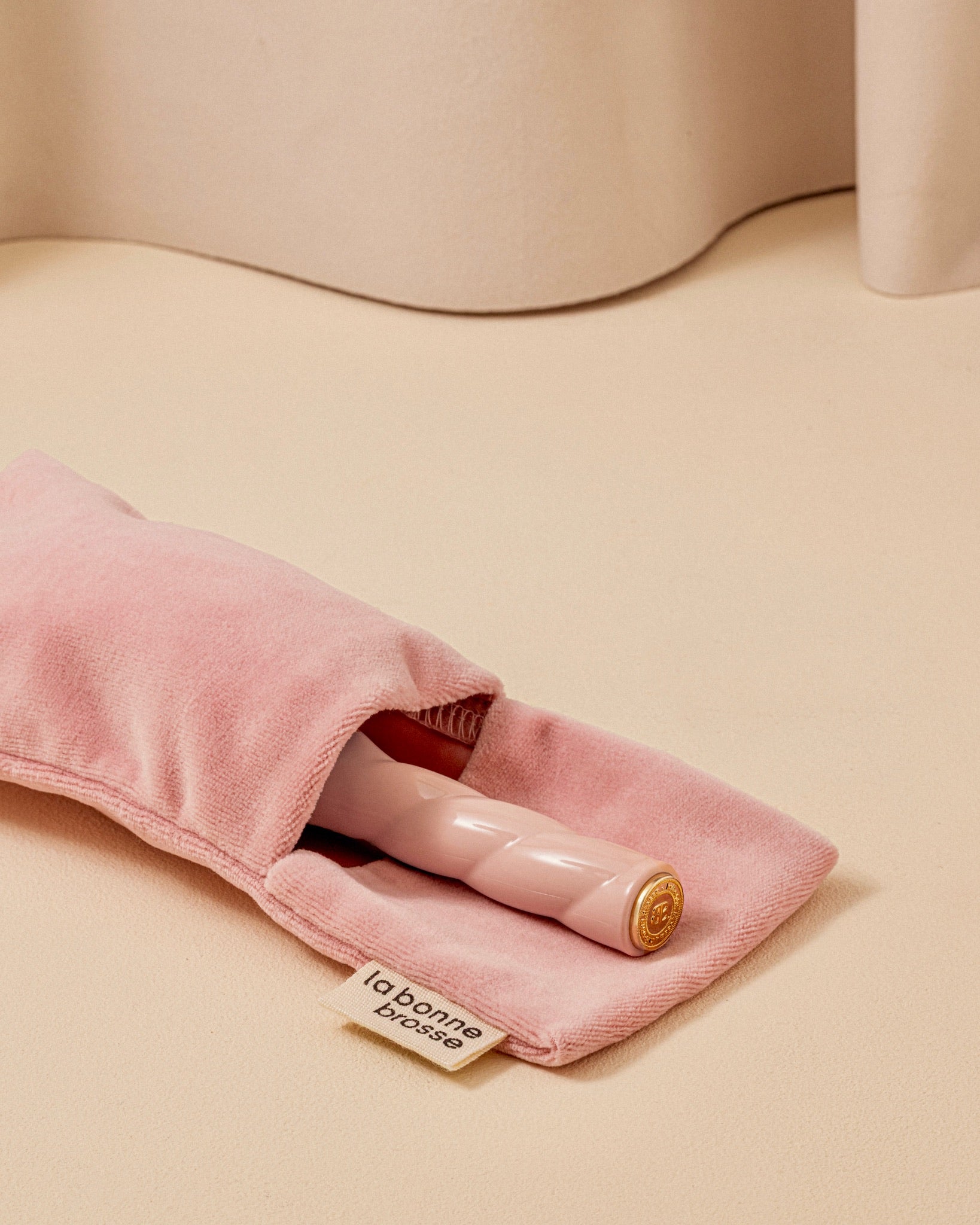 N.04 La Petite Brosse Démêlante & Massante La Miracle Rose Poudré